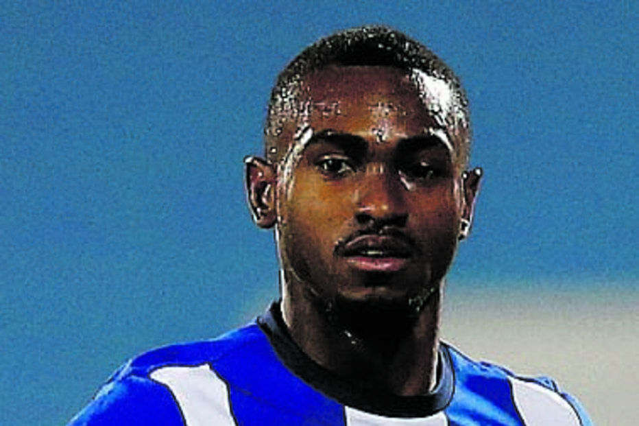 Defesa tem 22 anos e está ligado ao FC Porto até 2028