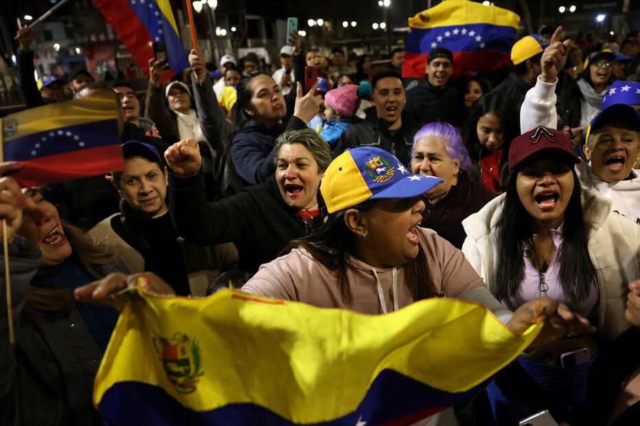 Milhares de venezuelanos invadem ruas para rejeitar reeileição de Maduro