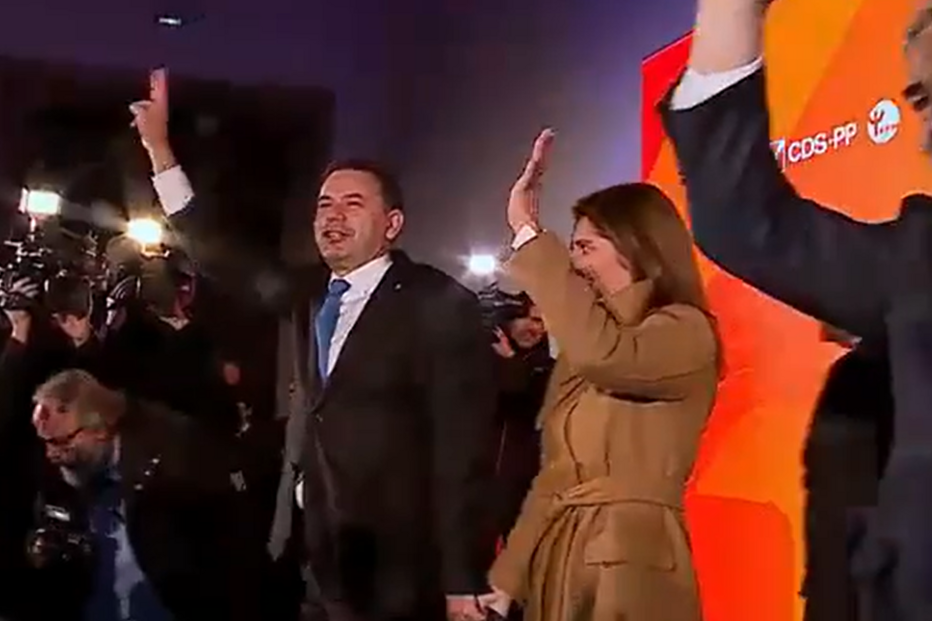 Montenegro é o único líder partidário com nota positiva