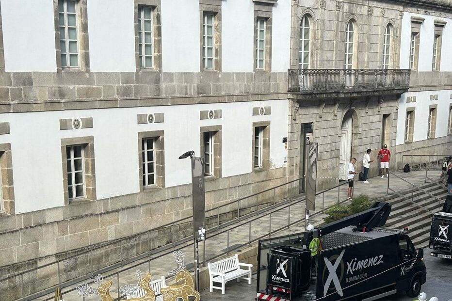 Vigo já monta iluminações de Natal