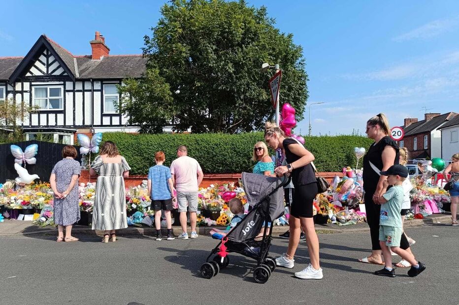 Exterior do estúdio de dança onde três meninas morreram em ataque com faca no Reino Unido  