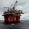 <![CDATA[ Preço do barril de petróleo ultrapassa os 100 dólares ]]>