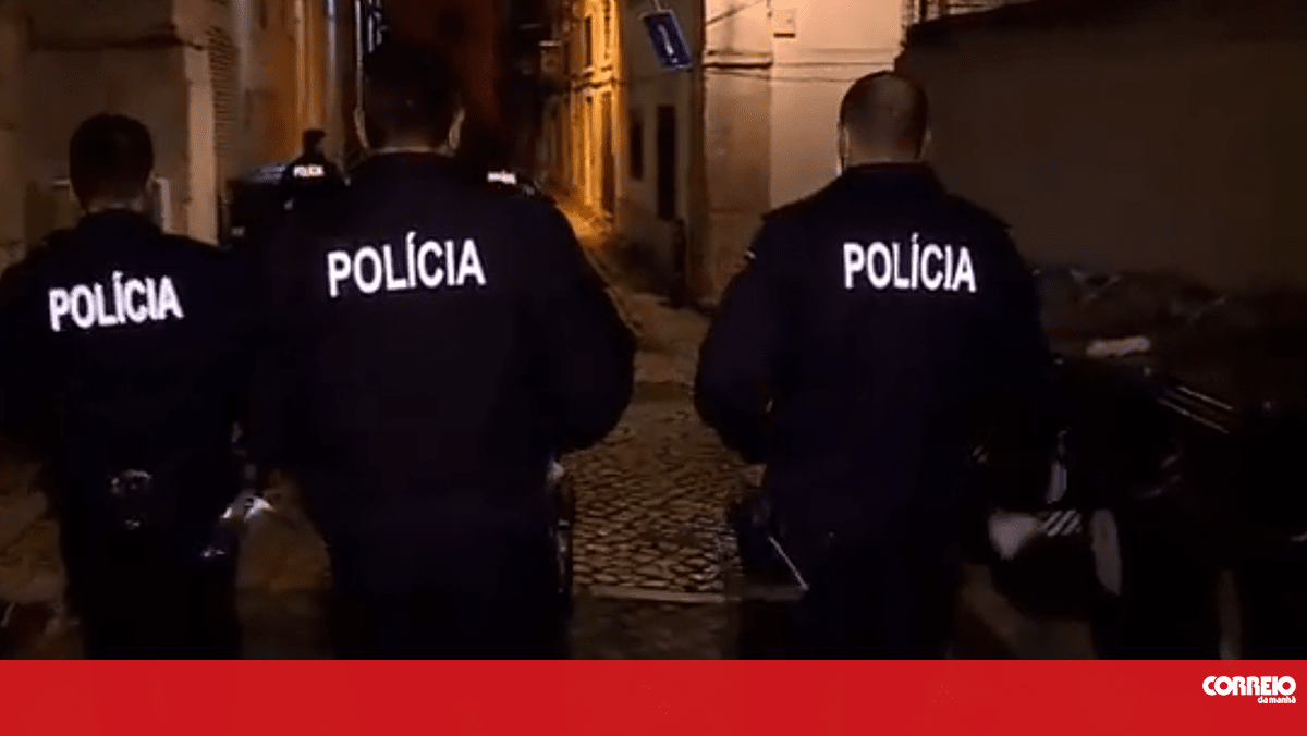 Grupo suspeito de ataque a tiro a seguranças da discoteca Lust in Rio em Lisboa tinha bandeira nazi e arsenal de armas