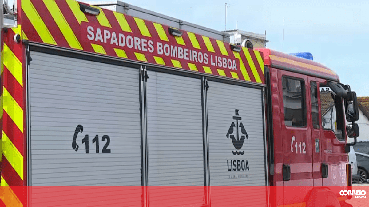 Bombeiros Sapadores chamados por criança esquecida em autocarro em Lisboa