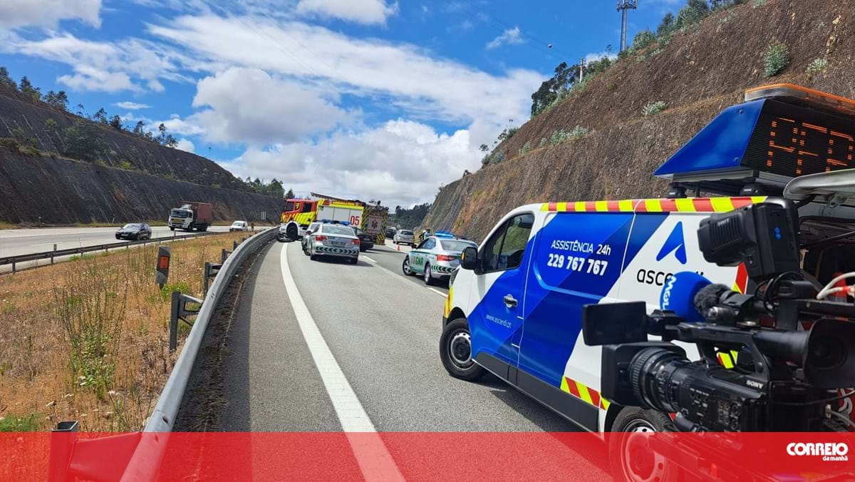 Idosa morre em colisão seguida de despiste na A25. Condutora seguia em contramão