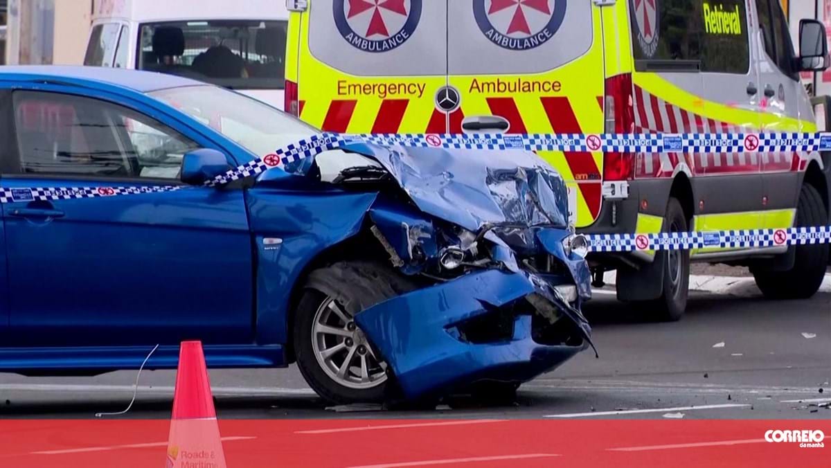 Três feridos em ataque com faca após colisão entre carros em Sydney