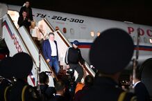 Putin recebe no aeroporto oito prisioneiros libertados na troca com Ocidente