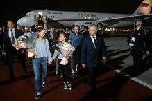 Putin recebe no aeroporto oito prisioneiros libertados na troca com Ocidente