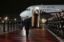 Putin recebe no aeroporto oito prisioneiros libertados na troca com Ocidente