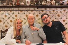 Pinto da Costa com a mulher, Cláudia Campo, e o neto Nuno 