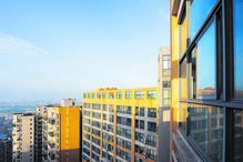 Mais de 50 mil candidatos ainda à espera dos apoios a janelas e painéis solares. Atrasos e anulações marcam programa