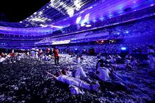 Atletas na cerimónia de encerramento dos Jogos Olímpicos