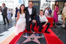 Vince Vaughn com a mulher, Kyla Weber, e os filhos, Locklyn e Vernon, durante a cerimónia no Passeio da Fama, em Hollywood