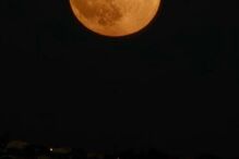 Super Lua em Armação de Pêra, Portugal.