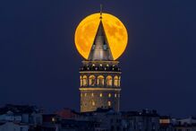 Super Lua Azul em Istambul, Turquia.