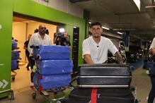Maxi Araújo, reforço do Sporting, chega ao aeroporto de Lisboa