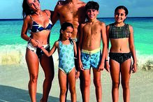 Ricardo Pereira com a mulher, Francisca e os três filhos:  Vicente, Francisca e Julieta 