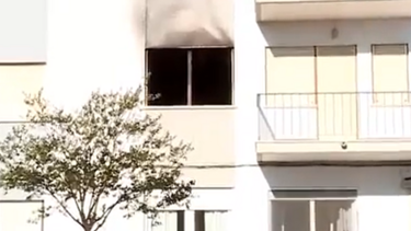 Incêndio em apartamento em Carcavelos deixa casal desalojado