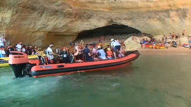 Proibido desembarque no interior e acesso a nado às grutas de Benagil no Algarve