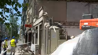 Trabalhador com ferimentos graves em queda de andaime no Porto