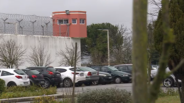 Funcionário da cadeia do Montijo risca carros de guardas prisionais