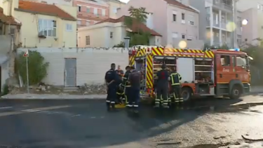 Incêndio num prédio em Lisboa dominado