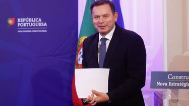Luís Montenegro, primeiro-ministro