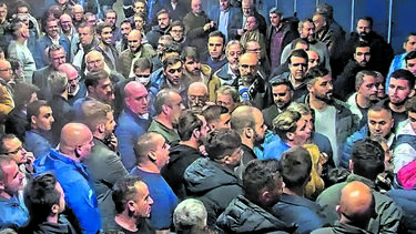 Ataque à assembleia geral do FC Porto foi preparado através de grupos de WhatsApp