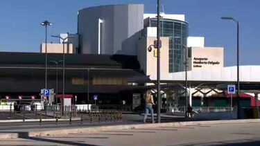 Obriga avião a aterrar em Lisboa devido a ameaças e agressões