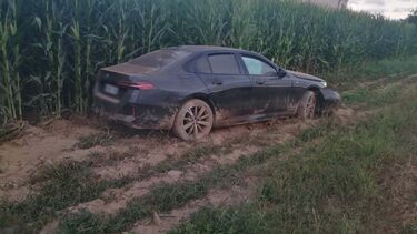 Jovem destrói BMW após conduzir com taxa crime de álcool em Chaves