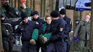 Ativistas em Frankfurt,na Alemanha