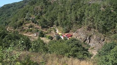Queda de carro em ravina faz um morto e um ferido grave em Amarante