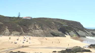 Zambujeira do Mar interdita a banhos devido a contaminação microbiológica da água