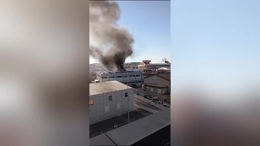 Incêndio deflagra em parque de estacionamento em Prior Velho