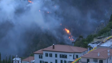 Incêndio na Madeira está perto de várias casas