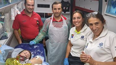 Equipa dos Bombeiros de Ourém e do INEM que ajudou António a nascer na ambulância