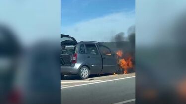 Carro em chamas na A2 em Alcácer do Sal