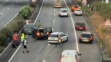 Acidente entre vários carros faz oito feridos na A4 em Paredes