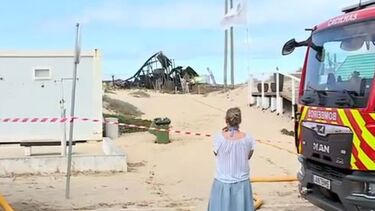 Incêndio destrói bar de praia na Costa da Caparica