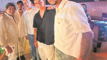 João Magalhães, dono do Bliss, com Trincão, Gyokeres, Fresneda e Debast  