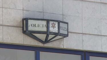 Dois menores retirados ao pai por falta de cuidado de higiene
