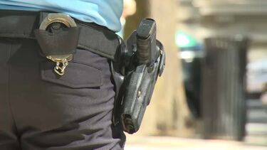 Homem quis fugir à polícia depois de tentar trancar namorada no quarto em Lisboa