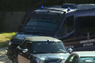 Homem sai da cadeia e assalta idosa em casa. Suspeito foi detido