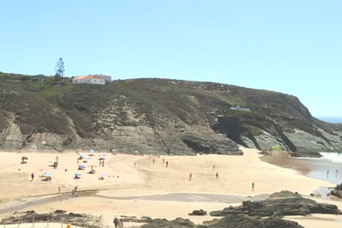 Zambujeira do Mar interdita a banhos devido a contaminação microbiológica da água