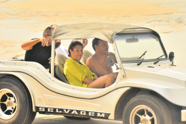 Primeiro-ministro faz férias de luxo no Brasil