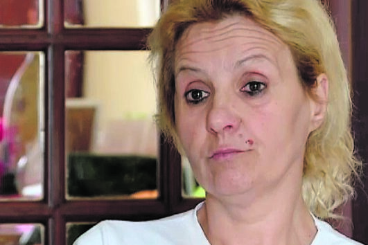 Sónia Carvalho ficou com sequelas devido a um acidente de trabalho e vive com o apoio de familiares e amigos 