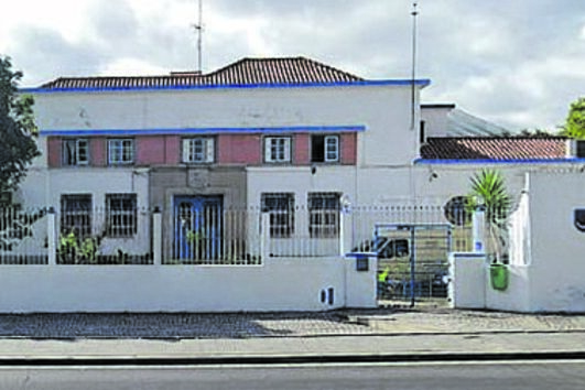 Prisão preventiva para suspeito de tentar matar mulher à facada enquanto estava a dormir em Montemor-o-Novo