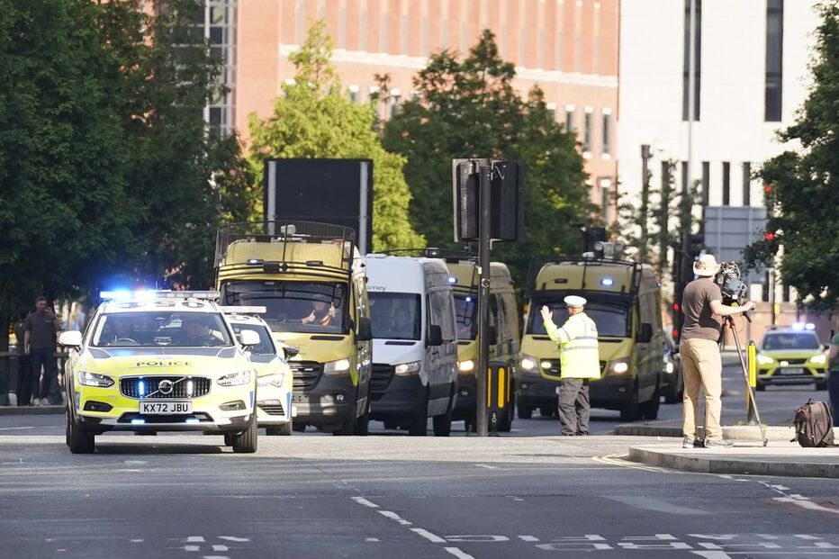 Suspeito de matar crianças em Southport chega a tribunal