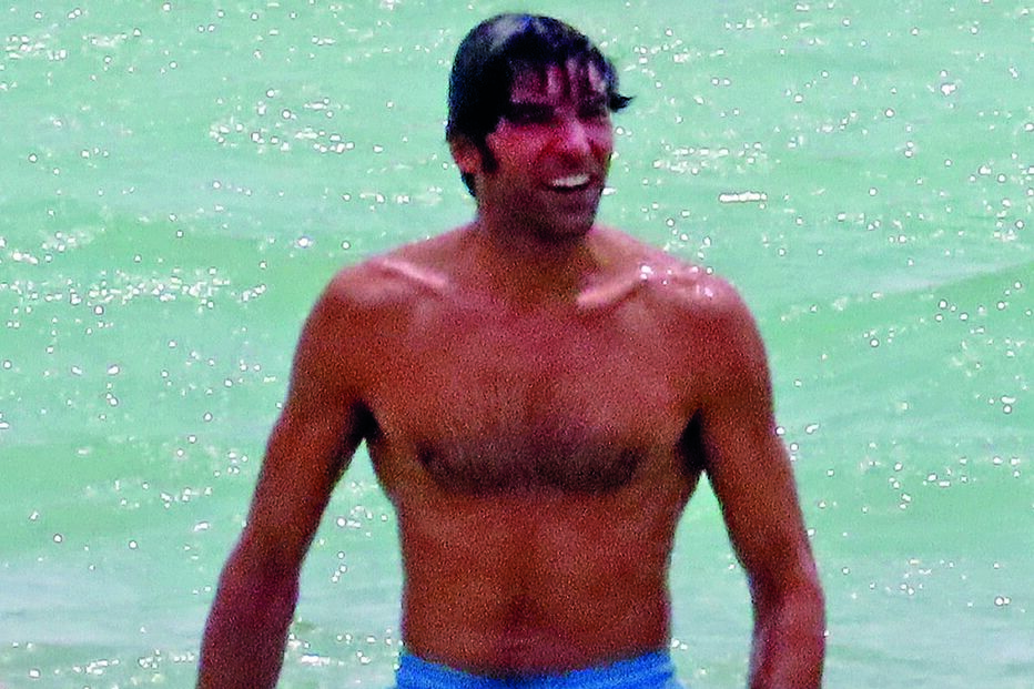 Enquanto Cayetano Rivera ia a banhos, na praia das Dunas Douradas, Maria Cerqueira Gomes estava à  beira-mar a “controlar” o filho, João e o enteado, Cayetano, ambos de 6 anos, que brincavam juntos no areal