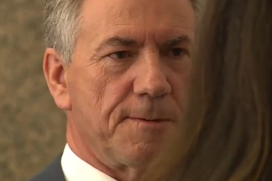 Juiz tira perdão da pena e empurra Armando Vara para a cadeia